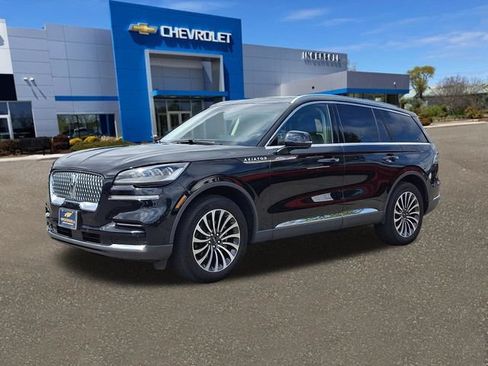 Used 2023 Lincoln Aviator AWD w/ Premium Package image 34
