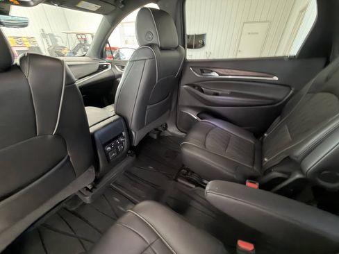 Used 2023 Buick Enclave Avenir AWD/4WD image 24
