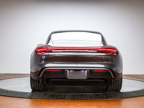 Used 2025 Porsche Taycan image 7