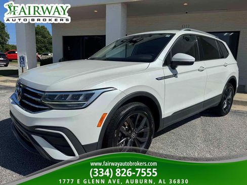 Used 2023 Volkswagen Tiguan SE AWD/4WD image 2