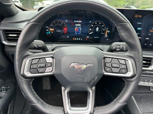 Used 2025 Ford Mustang Premium RWD image 21