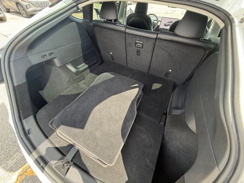 Used 2022 Tesla Model Y Long Range AWD/4WD image 28