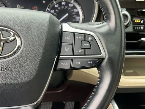 Certified 2021 Toyota Highlander Platinum image 13