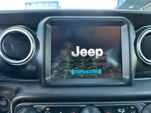 Used 2019 Jeep Wrangler Unlimited Sahara AWD/4WD image 23