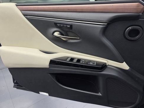 Used 2025 Lexus ES 350 w/ Premium Package FWD image 25