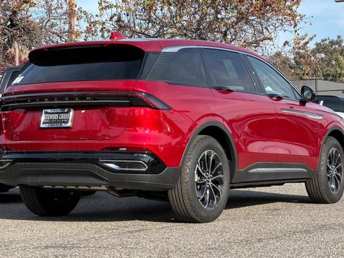 New 2026 Lincoln Nautilus Premier AWD/4WD image 4