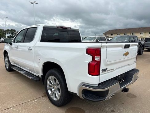 Used 2025 Chevrolet Silverado 1500 LTZ AWD/4WD image 5