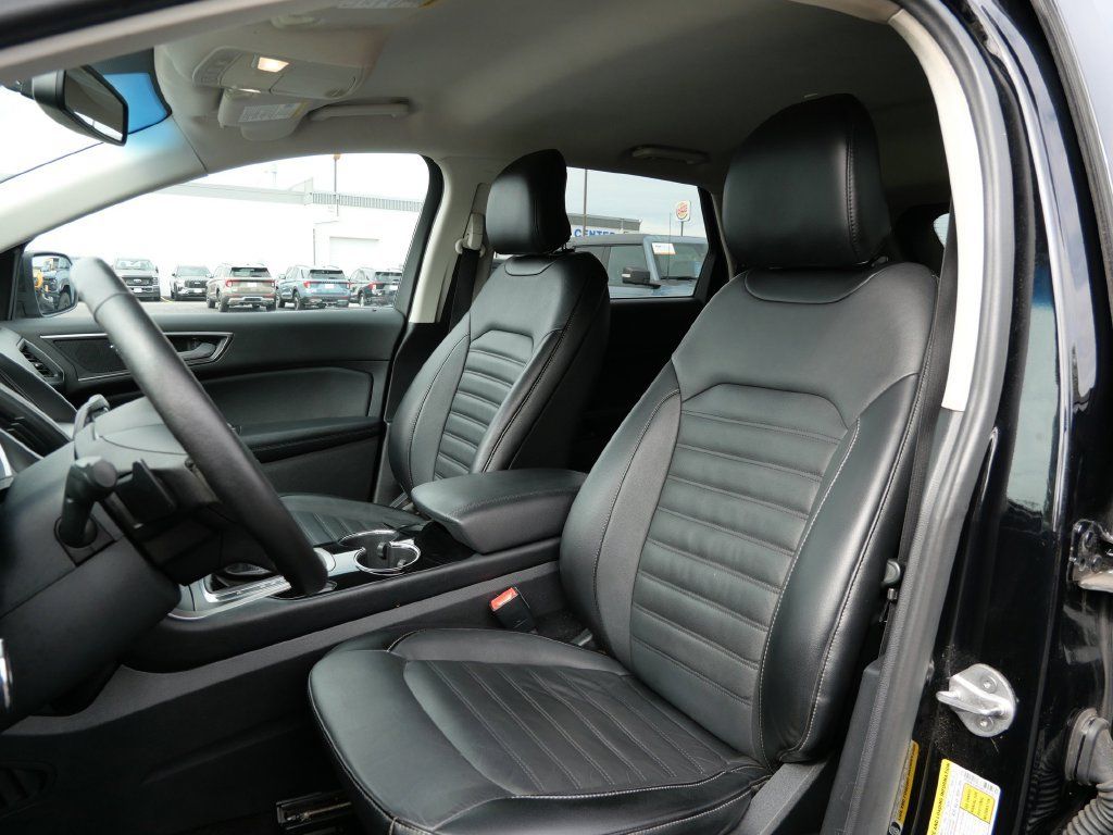 Used 2016 Ford Edge SEL w/ Equipment Group 201A AWD/4WD image 9