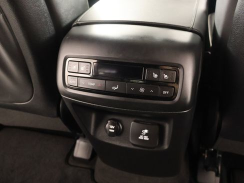 Used 2023 Hyundai Palisade Calligraphy image 17