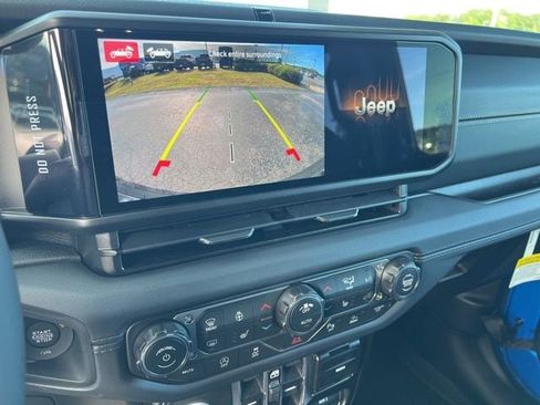 New 2026 Jeep Wrangler Unlimited Sahara AWD/4WD image 15
