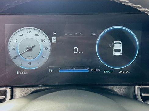 Used 2025 Hyundai Elantra SEL FWD image 23
