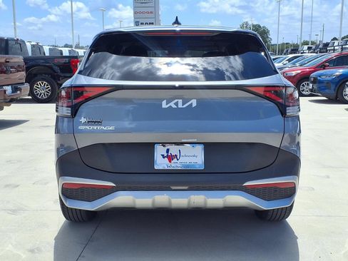 Used 2024 Kia Sportage EX FWD image 7