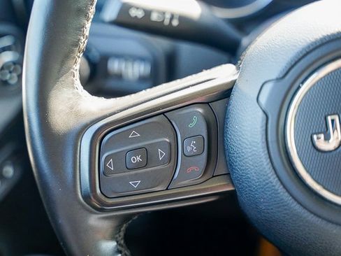 Used 2022 Jeep Gladiator Willys image 11