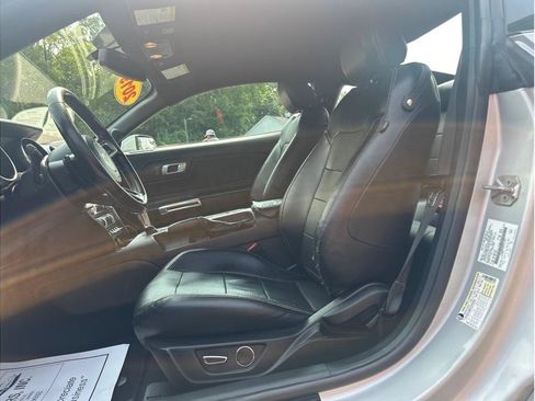 Used 2019 Ford Mustang Premium RWD image 11