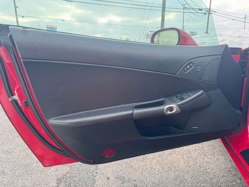 Used 2006 Chevrolet Corvette Convertible w/ Preferred Equipment Group RWD image 10