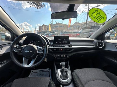 Used 2024 Kia Forte LXS FWD image 9
