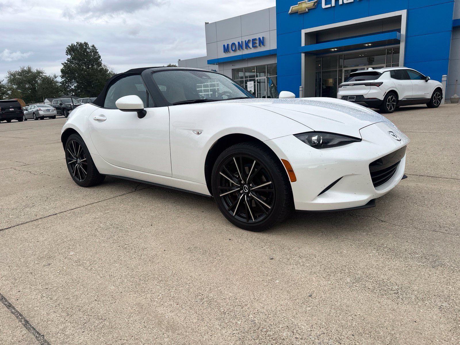 Used 2025 MAZDA MX-5 Miata Grand Touring RWD image 1