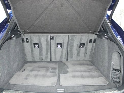 Used 2022 Porsche Macan image 36