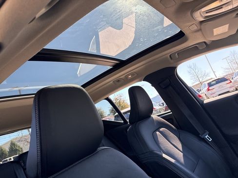 Certified 2025 Volvo XC40 B5 Plus image 13