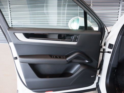 Certified 2024 Porsche Cayenne image 26