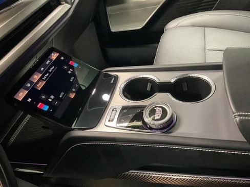 Used 2026 Cadillac Vistiq Sport image 21