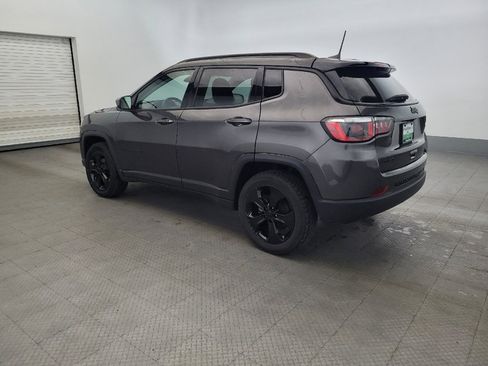 Used 2018 Jeep Compass Latitude w/ Popular Equipment Group AWD/4WD image 3
