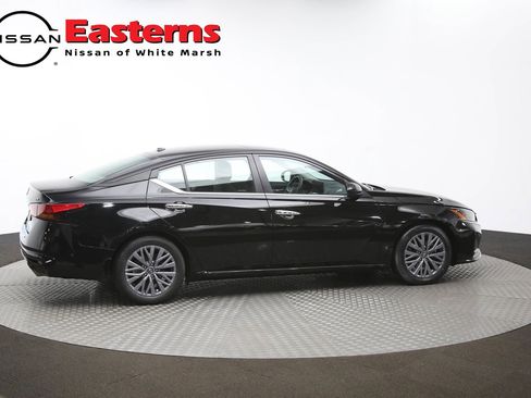 Used 2023 Nissan Altima 2.5 SV w/ SV Premium Package FWD image 46