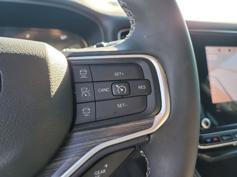 Used 2023 Jeep Wagoneer Series II w/ Premium Group I image 29