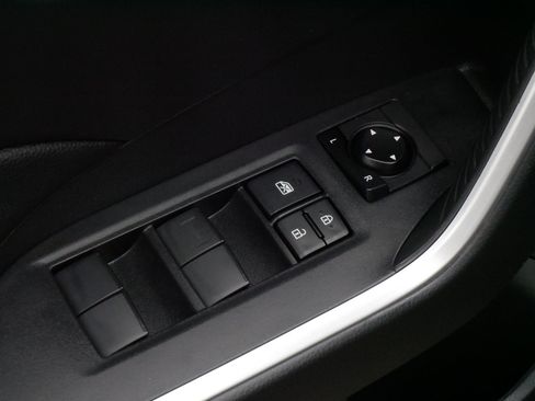 Used 2020 Toyota RAV4 XLE w/ Convenience Package AWD/4WD image 19