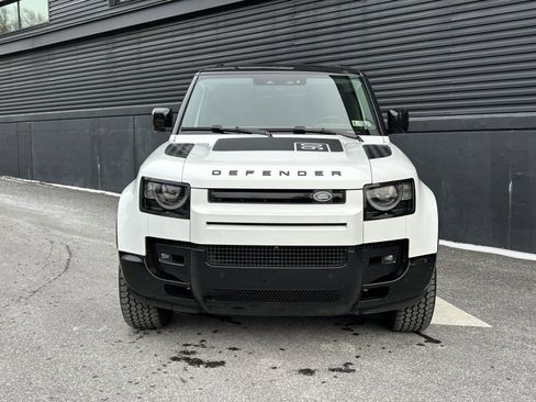 Used 2024 Land Rover Defender 90 X-Dynamic SE image 13