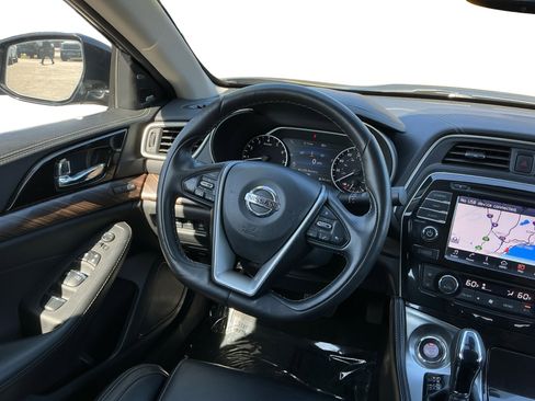Used 2017 Nissan Maxima Platinum FWD image 11