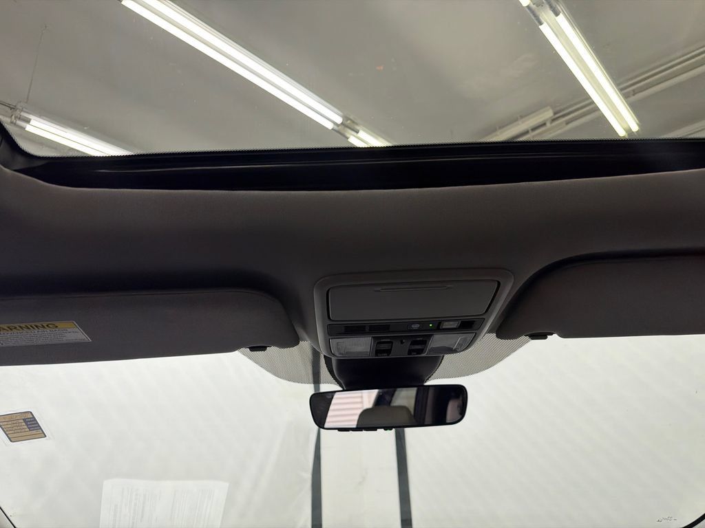 Used 2023 Honda Odyssey Touring image 25