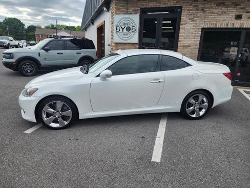 Used 2012 Lexus IS 350C w/ Luxury Pkg RWD image 2