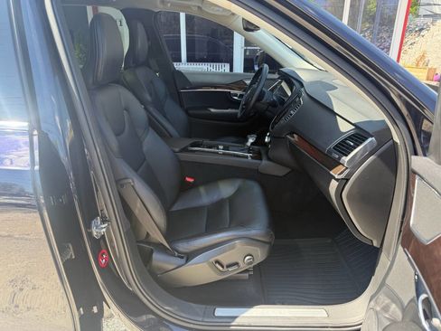 Used 2019 Volvo XC90 T5 Momentum w/ Protection Package Premier FWD image 16