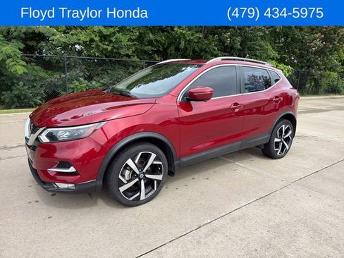 Used 2021 Nissan Rogue Sport SL w/ Premium Package FWD image 1