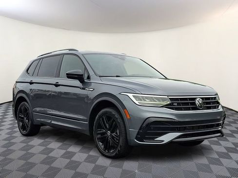 Used 2022 Volkswagen Tiguan SE R-Line AWD/4WD image 1