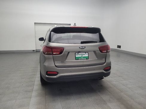 Used 2019 Kia Sorento LX w/ LX Convenience Package image 6