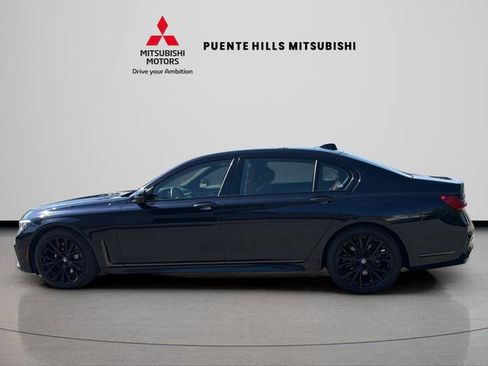 Used 2022 BMW 740i w/ M Sport Package RWD image 8