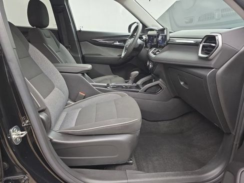 Used 2024 Chevrolet TrailBlazer LT AWD/4WD image 14