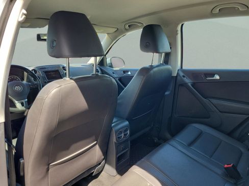 Used 2017 Volkswagen Tiguan S image 22