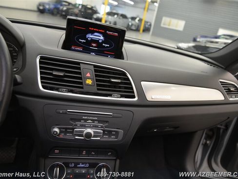 Used 2018 Audi Q3 2.0T Premium Plus w/ Premium Plus Package AWD/4WD image 29