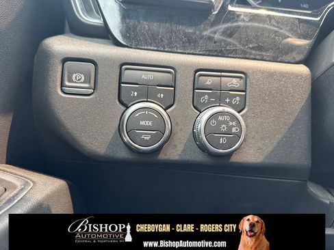 Used 2024 GMC Sierra 1500 SLT AWD/4WD image 21