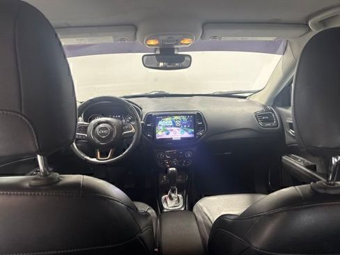Used 2019 Jeep Compass Latitude FWD image 18