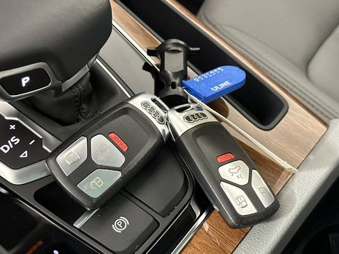 Used 2022 Audi Q5 2.0T Premium w/ Convenience Package image 23