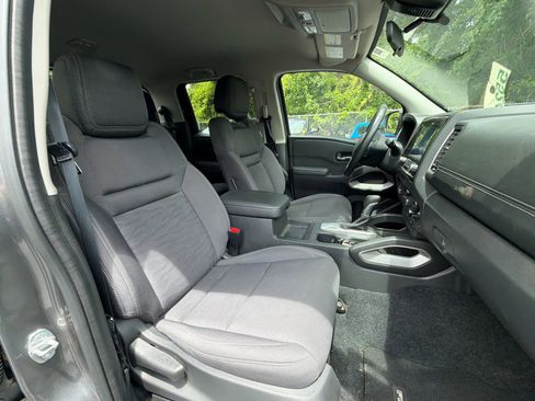 Used 2024 Nissan Frontier SV w/ SV Convenience Package RWD image 18