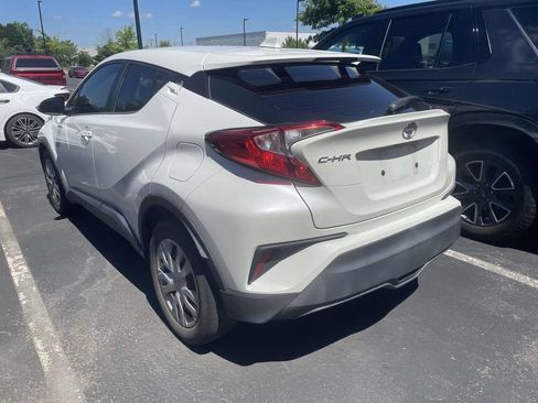 Used 2021 Toyota C-HR LE FWD image 4