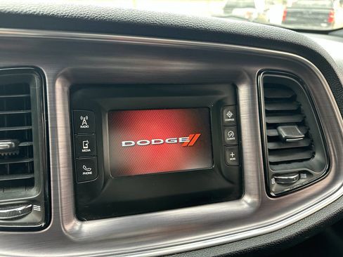 Used 2016 Dodge Challenger SXT image 13