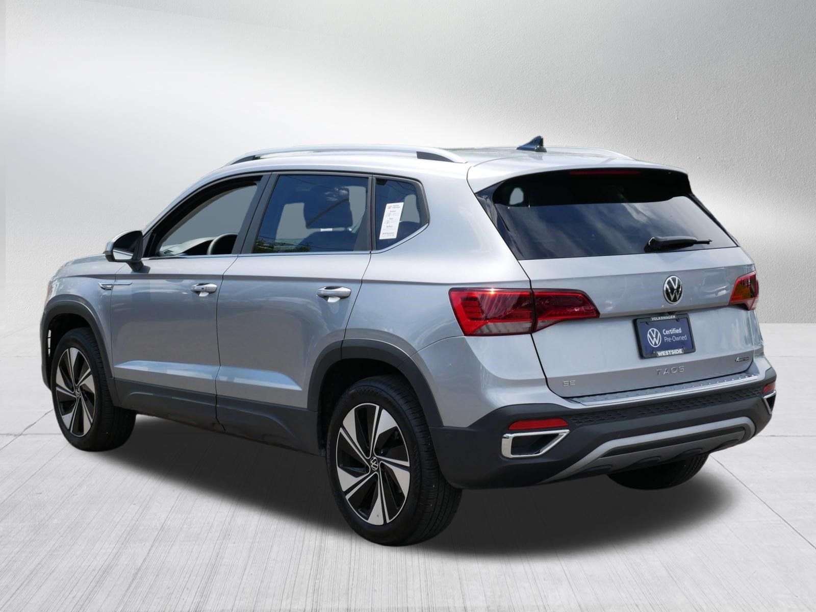 Used 2023 Volkswagen Taos SE w/ Panoramic Sunroof Package AWD/4WD image 5