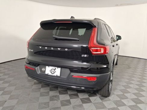 Used 2025 Volvo XC40 B5 Plus AWD/4WD image 10
