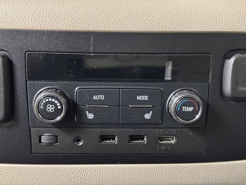 Used 2018 GMC Yukon Denali w/ Open Road Package image 20